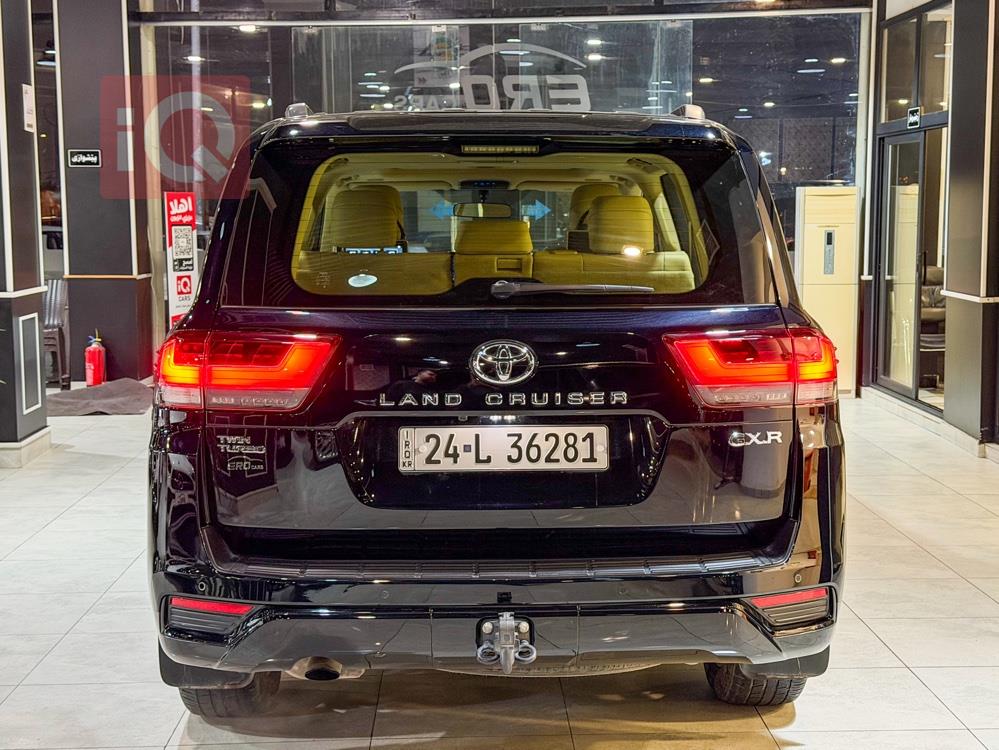 تۆیۆتا لاند کروزەر